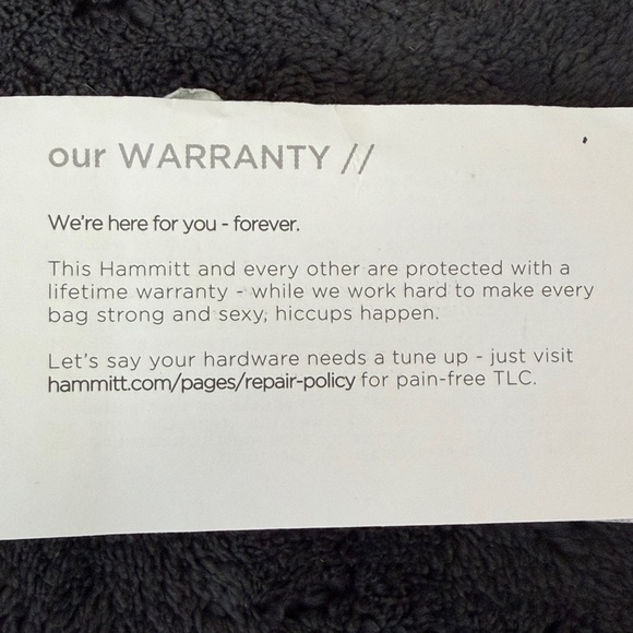 Elegant Black Leather Tote Bag - Picture 16 of 16